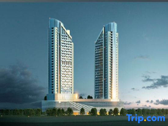 Luxury Living at Cloud Tower JVT with Pool Gym & Sports Facilities