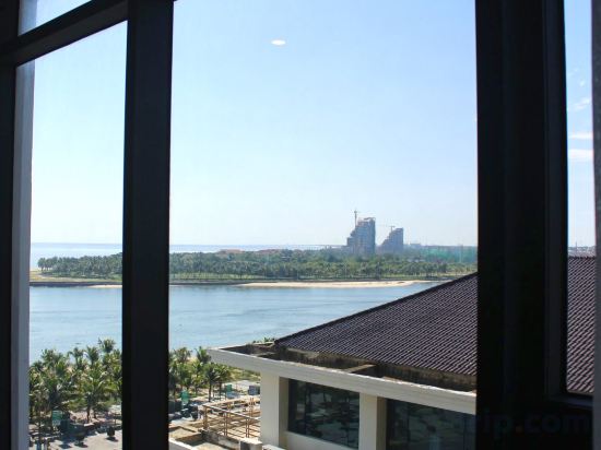 Muong Thanh Luxury Nhat Le Hotel - Tap to explore photos