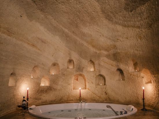 Solem Cave Suites - Tap to explore photos