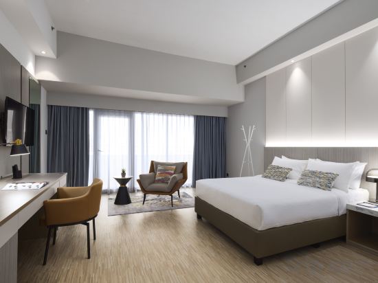 RELC International Hotel Room Type - Deluxe Room