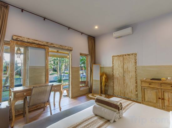 Agung Wiwin Homestay Room Type - Standard Room with Pool View Agung Wiwin Homestay Room Type - Standard Room with Pool View