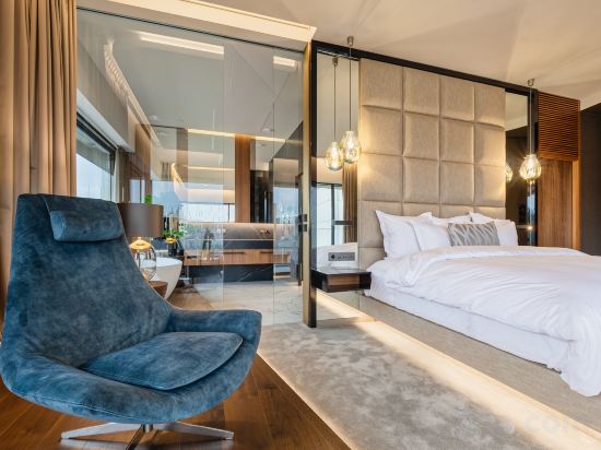 The President Room Type - Royal Suite The President Room Type - Royal Suite