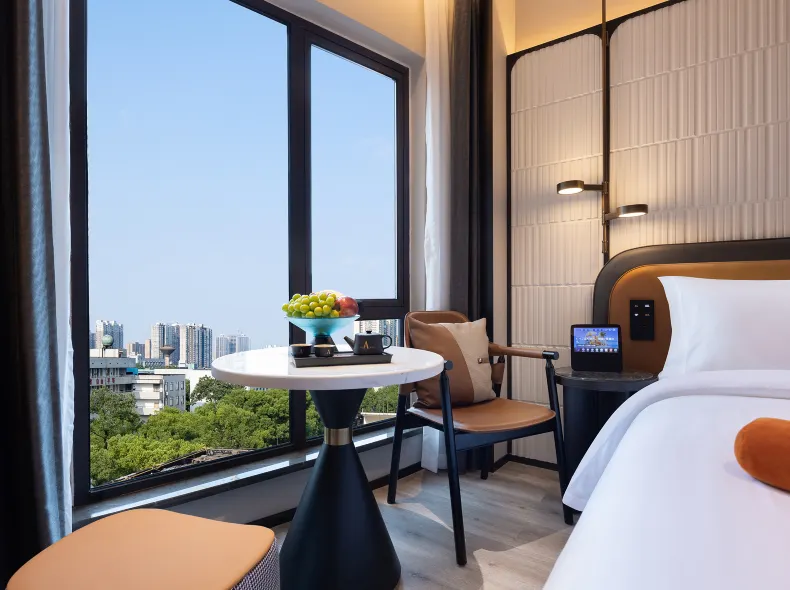 DO A LAND S Hotel (Changsha Wuyi Square Peiyuanqiao Metro Station Branch)