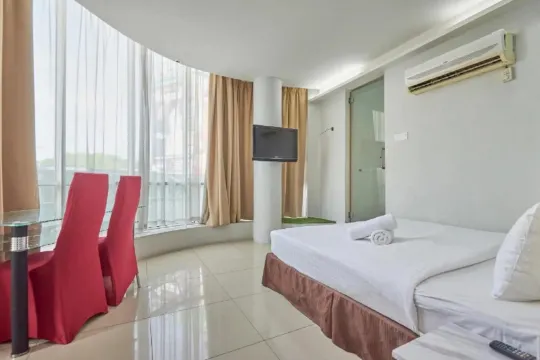 Swing & Pillows - Kota Damansara