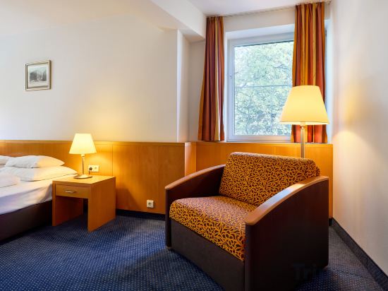 Hotel Strudlhof Vienna - Tap to explore photos