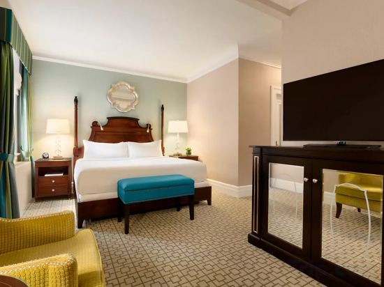 Fairmont Chateau Laurier Room Type - Deluxe Queen Room