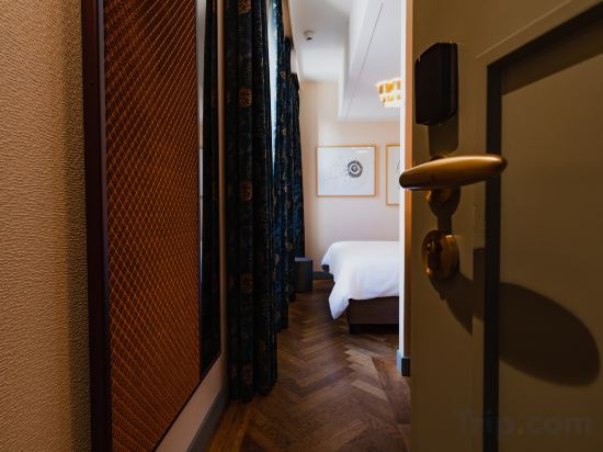 Hotel Mercier Room Type - Small Double or Twin Room Hotel Mercier Room Type - Small Double or Twin Room