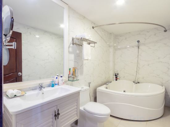 A25 Premium Hotel - 20 Bui Thi Xuan - Tap to explore photos