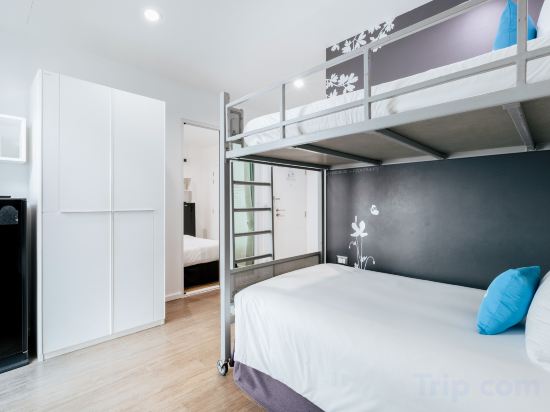 Blu Monkey Boutique Samkong Room Type - Connecting Room (King Bed + Bunk Bed) Blu Monkey Boutique Samkong Room Type - Connecting Room (King Bed + Bunk Bed)