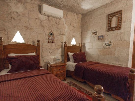 Maccan Cave Hotel - Tap to explore photos