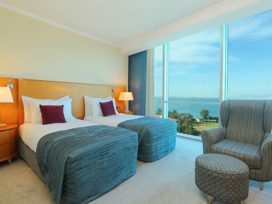Wyndham Grand Izmir Ozdilek Thermal & Spa Room Type - Standard Twin Room with Sea View - Non-Smoking Wyndham Grand Izmir Ozdilek Thermal & Spa Room Type - Standard Twin Room with Sea View - Non-Smoking