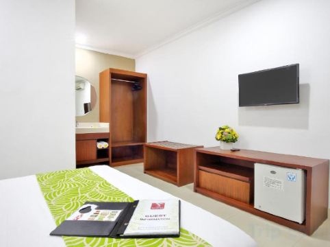 Dewi Sri Hotel Room Type - Standard Room (Double or Twin)