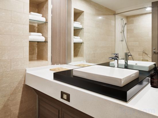 RIHGA Royal Hotel Osaka, Vignette Collection Room Type - 2 Double Grand