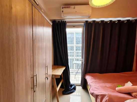 MOA getaway staycations Room Type - Cozy Queen Room