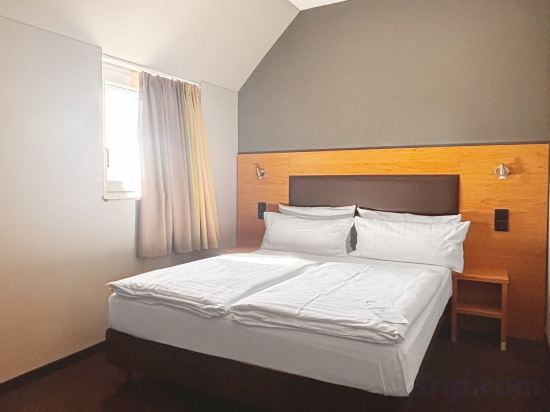 Garner Hotel Stuttgart - Zuffenhausen by IHG Room Type - Standard Queen Room