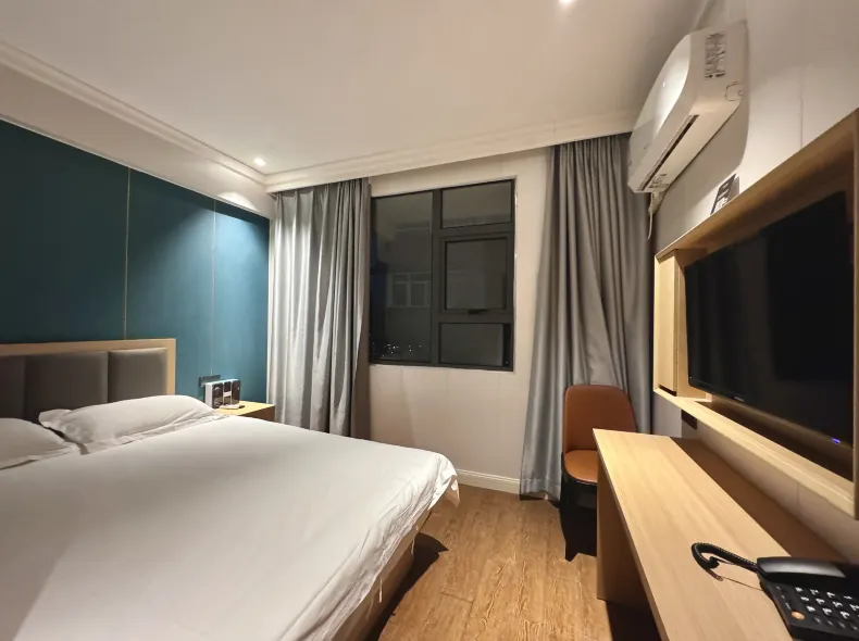 Qingmu Hotel (Nanjing Sanpailou Street Hongqiao Subway Station Branch)