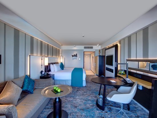 InterContinental MUSCAT Room Type - King Room with City View - Top Floor InterContinental MUSCAT Room Type - King Room with City View - Top Floor