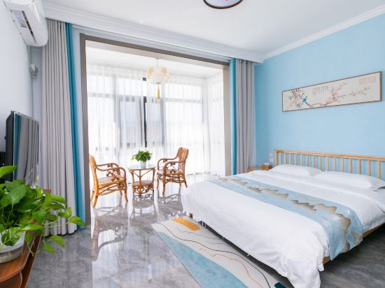 Sunny B&B Room Type - Queen Room