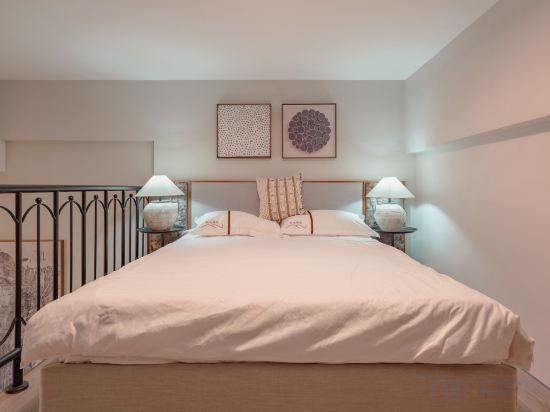 Hoye Hotel Room Type - Queen LOFT With Balcony