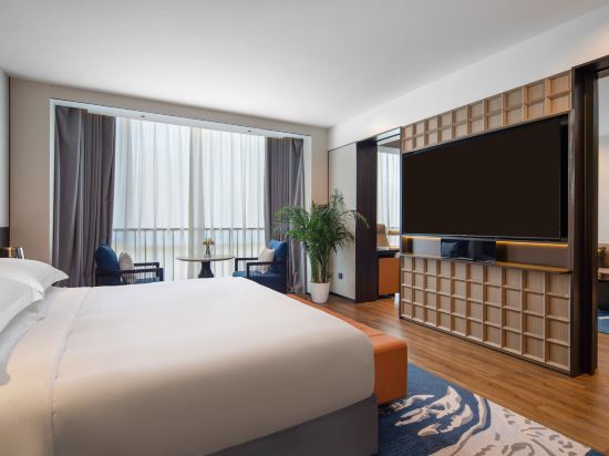 Nirvana Resort Room Type - Deluxe Suite (VIP Villa)