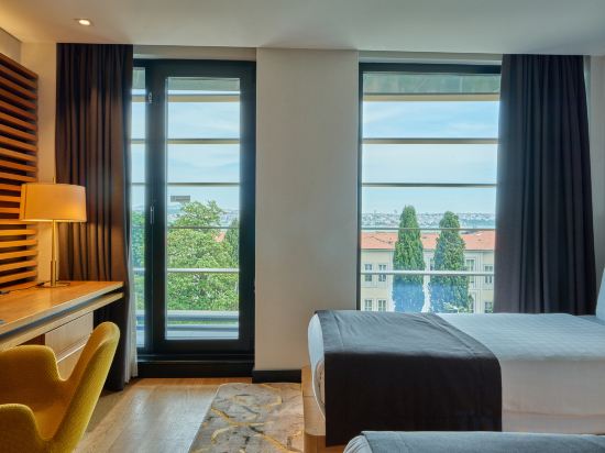 Metropolitan Hotels Bosphorus - Tap to explore photos