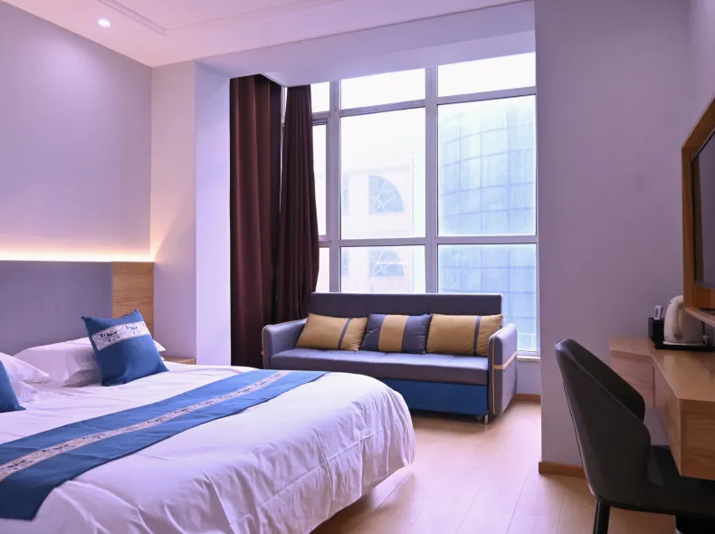 Home Inn Huaxuan Collection Hotel (Beijing Shuangjing Subway Station)