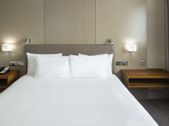 Crowne Plaza Hotel Glasgow - Tap to explore photos