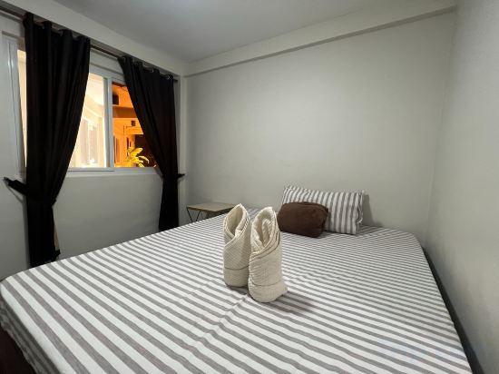 Happy Grey Hotel Vigan Room Type - Standard Queen Room