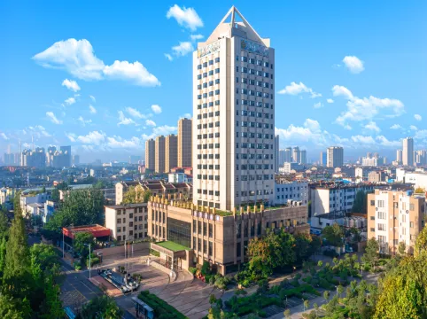 Linyi Ronghua Hotel (People's Square Railway Station)