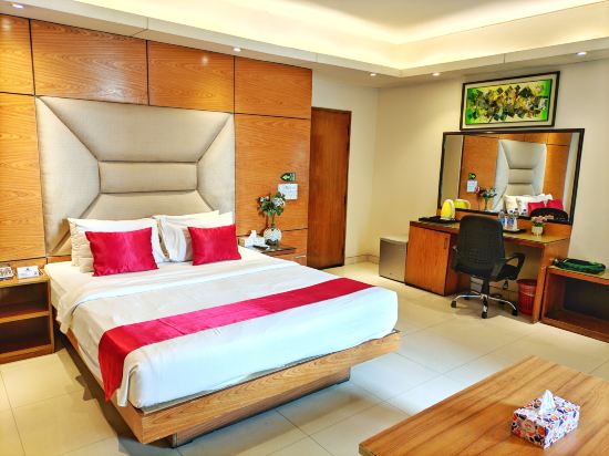 Hotel Afford Inn Room Type - Super Deluxe Double Room (One Queen Room)