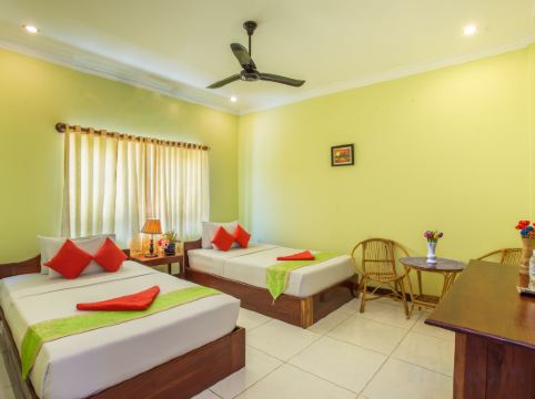 Side Walk Never Die Room Type - Twin Room with Fan