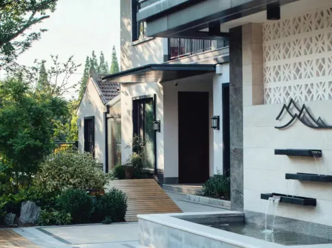 Floral Hotel·Qingfeng Shiguang Hotel ( Shanghai Fengjing Ancient Town Store)