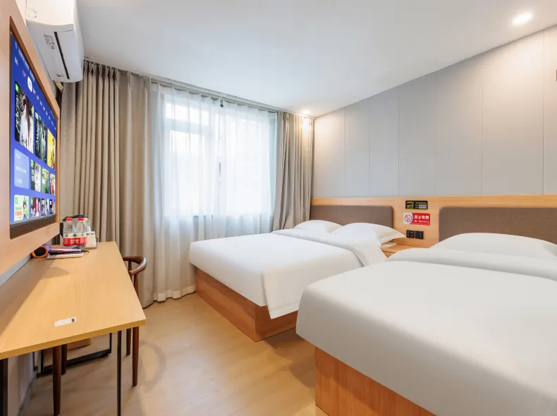 Huayi Hotel (Beijing Tiananmen Square Dashilan)