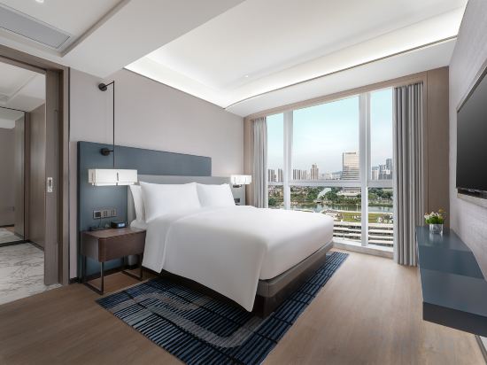 G Hotel GuangZhou Room Type - Studio Suite, 1 King,River View