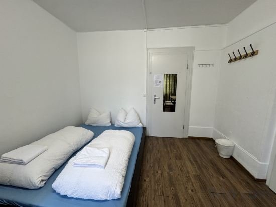 Interlaken Happy Central Apartment Room Type - Basic Triple Room with Shared Bathroom