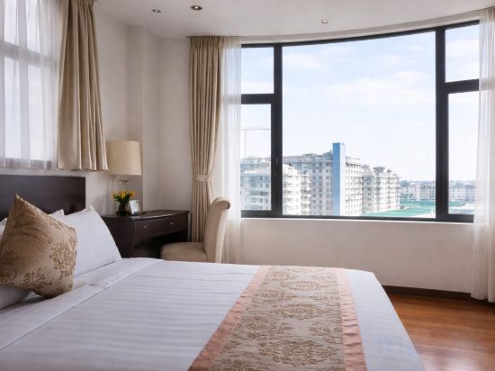 Esperado Lake View Hotel Room Type - Deluxe Double Room