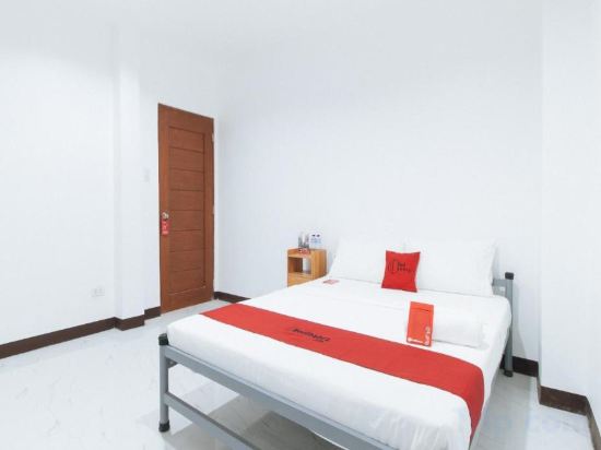 RedDoorz @ Greenview Hotel and Restobar Masbate Room Type - RedDoorz Standard Room
