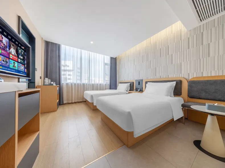 Yunshang Four Seasons Hotel (Kunming Tuodong Sports Center Yan'an Hospital)
