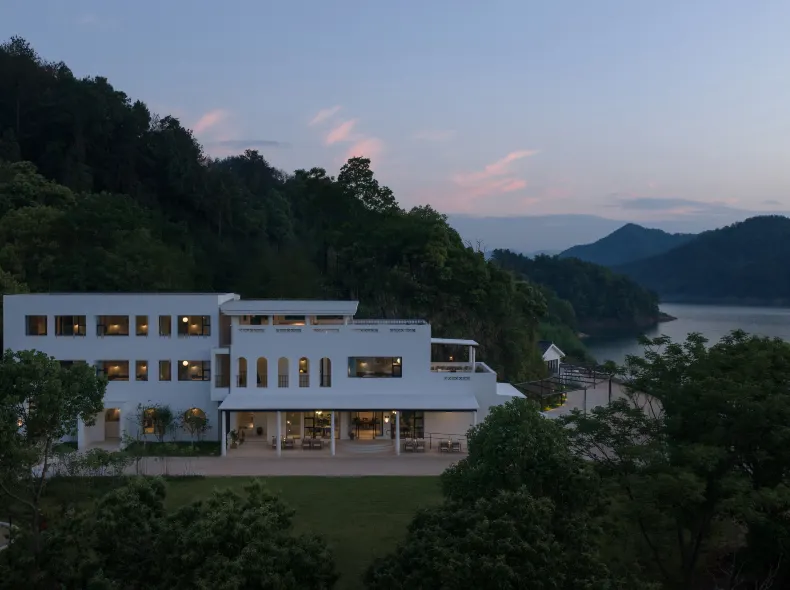 Xipo · Huating Lake Vacation Apartment