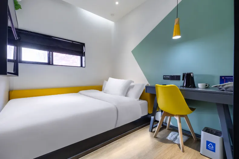 이바이 호텔（베이징 우커쑹위취안루지하철역）