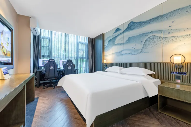 i Electronic Sports Hotel (Shanghai Wujiaochang University of Finance Subway Station)