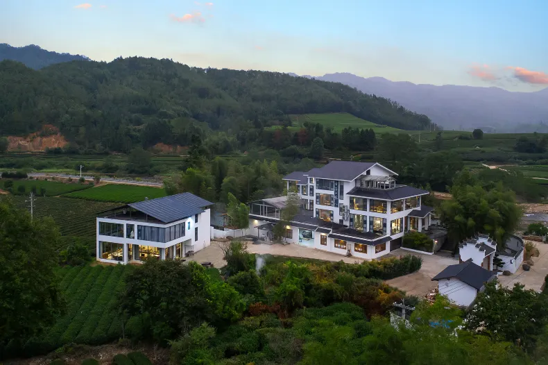 Floral Lux Hotel · Luxury and Freedom, One Flavor Tea Manor Hotel