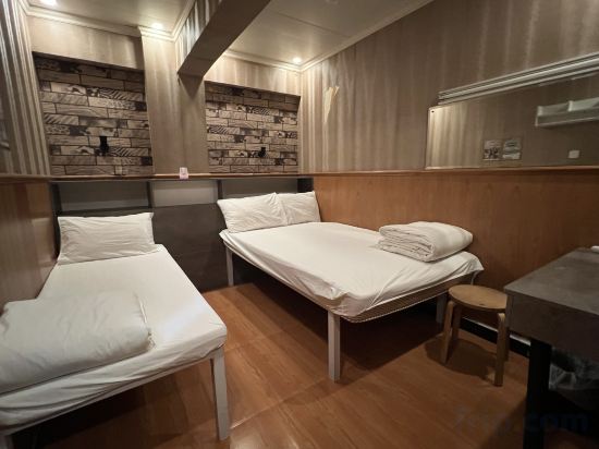 Wee Inn Room Type - Standard Triple Family Room with Shared Bathroom Wee Inn Room Type - Standard Triple Family Room with Shared Bathroom