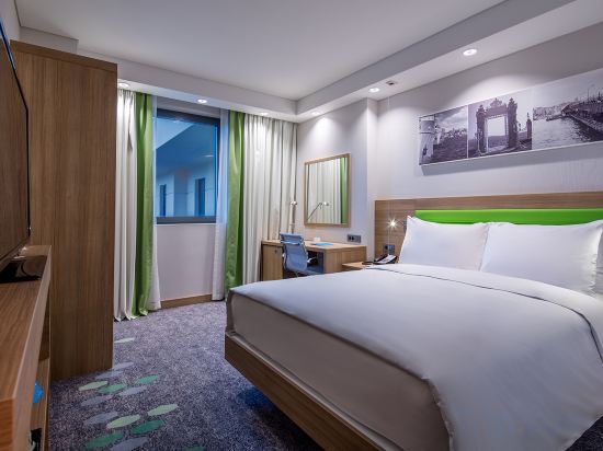 Hampton by Hilton Istanbul Zeytinburnu Room Type - QUEEN ROOM WITH BALCONY