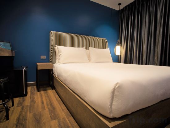 The House Pratunam Room Type - Superior Double Room with Balcony
