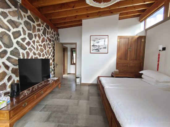 Baili Xiangju Hostel