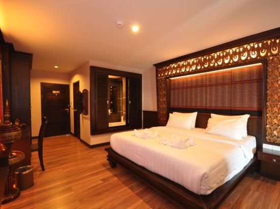 Chalelarn Hotel Room Type - Deluxe Double Room with Partial Sea View Chalelarn Hotel Room Type - Deluxe Double Room with Partial Sea View