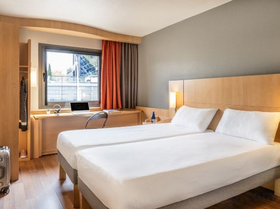 Hotel ibis Madrid Alcobendas Room Type - Standard Room With Twin Beds And Sofa Bed