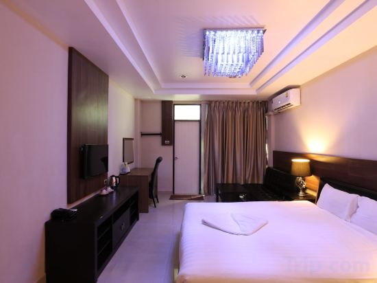 HTel Resort Room Type - Deluxe Room
