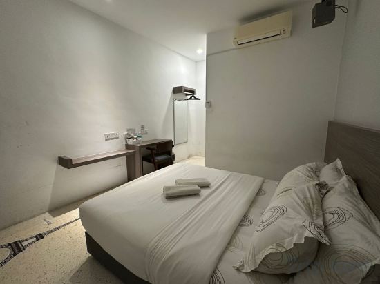 W F MOTEL Room Type - Deluxe Double Room